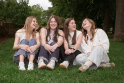 Photographe entre copines dans l'Oise, souvenirs de groupe authentiques